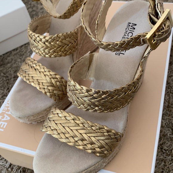 Michael Kors gold leather/rope espadrilles size 8 - Picture 4 of 5